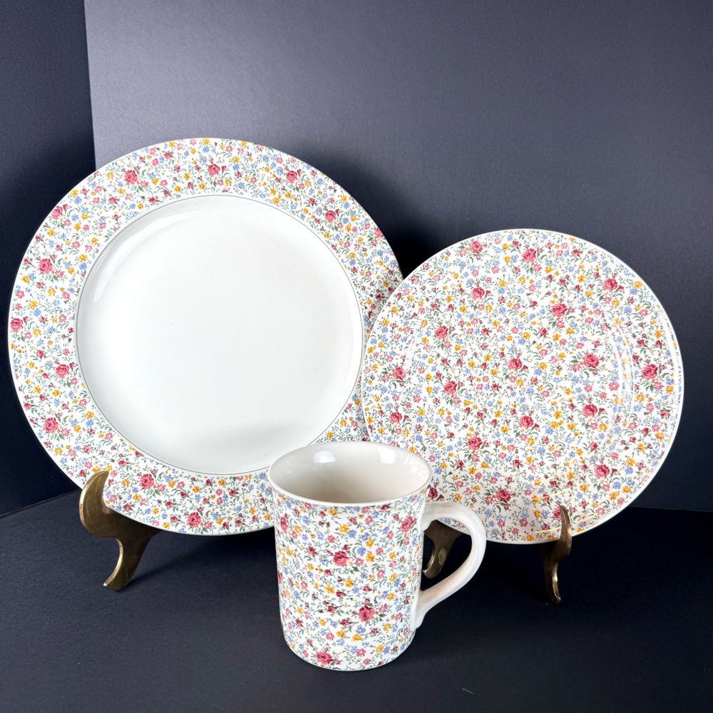 New 3 Piece Set Of Ralph Lauren BELLE FLEUR: Salad Plate, Dinner Plate & Mug